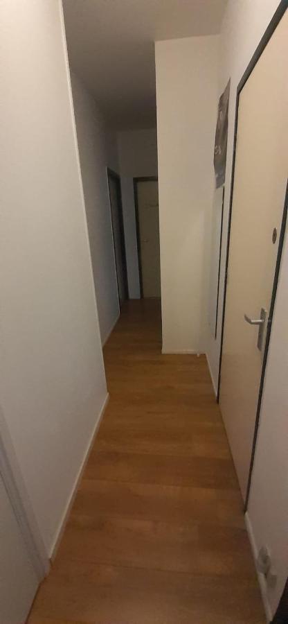 Charlotte, Not For Parties, Not A Hotel, With Shared Bathroom, No Kitchen Frühstückspension Amsterdam