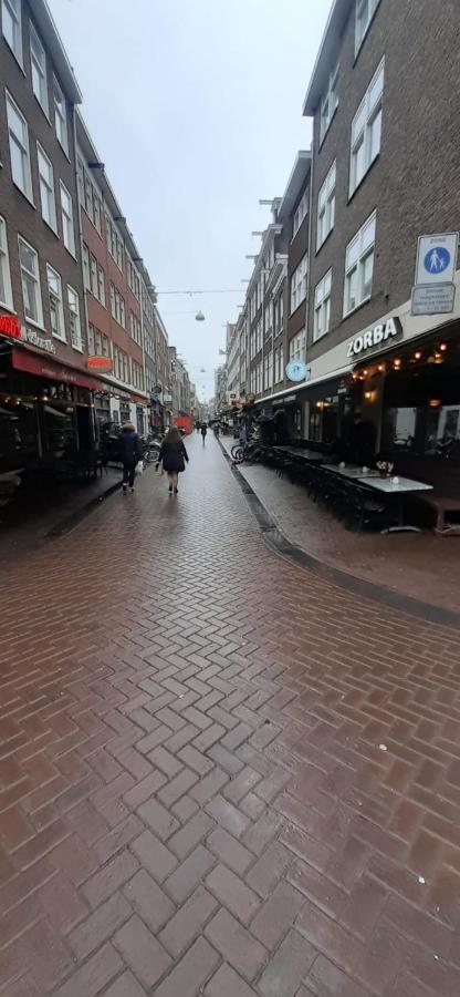 Charlotte, Not For Parties, Not A Hotel, With Shared Bathroom, No Kitchen Frühstückspension *