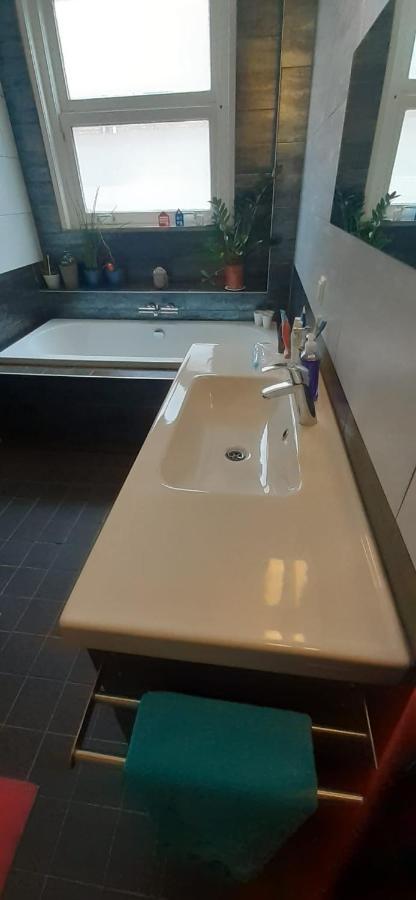 Frühstückspension Charlotte, Not For Parties, Not A Hotel, With Shared Bathroom, No Kitchen Amsterdam