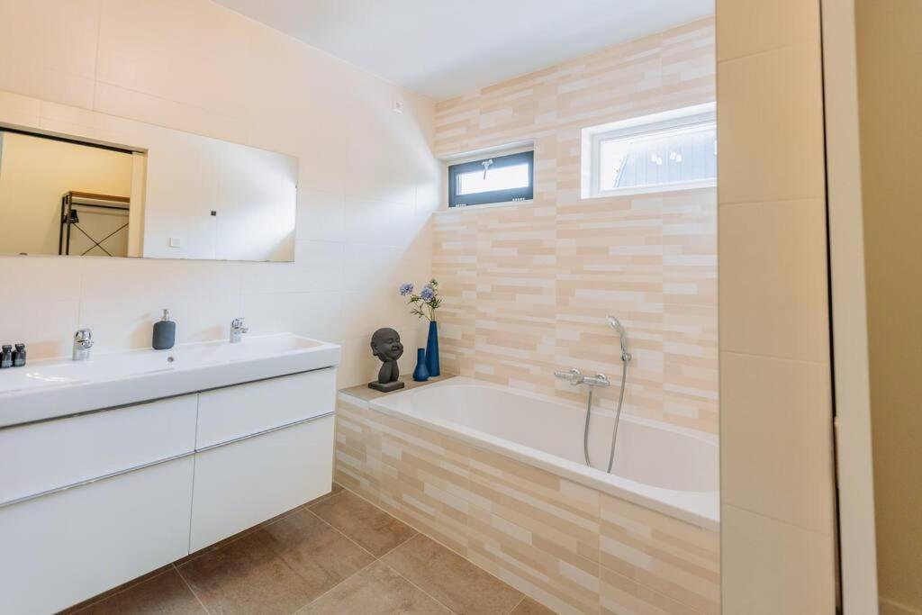 Brand New Luxurious 6 Bedroom In Biệt thự Amsterdam