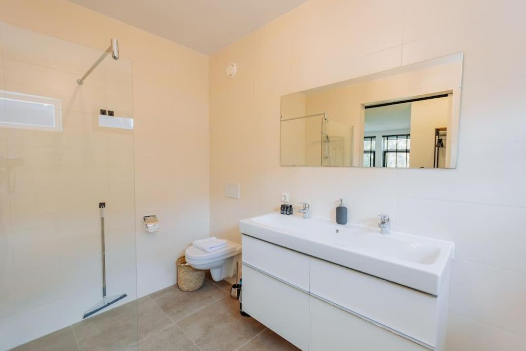 Brand New Luxurious 6 Bedroom In Biệt thự Amsterdam