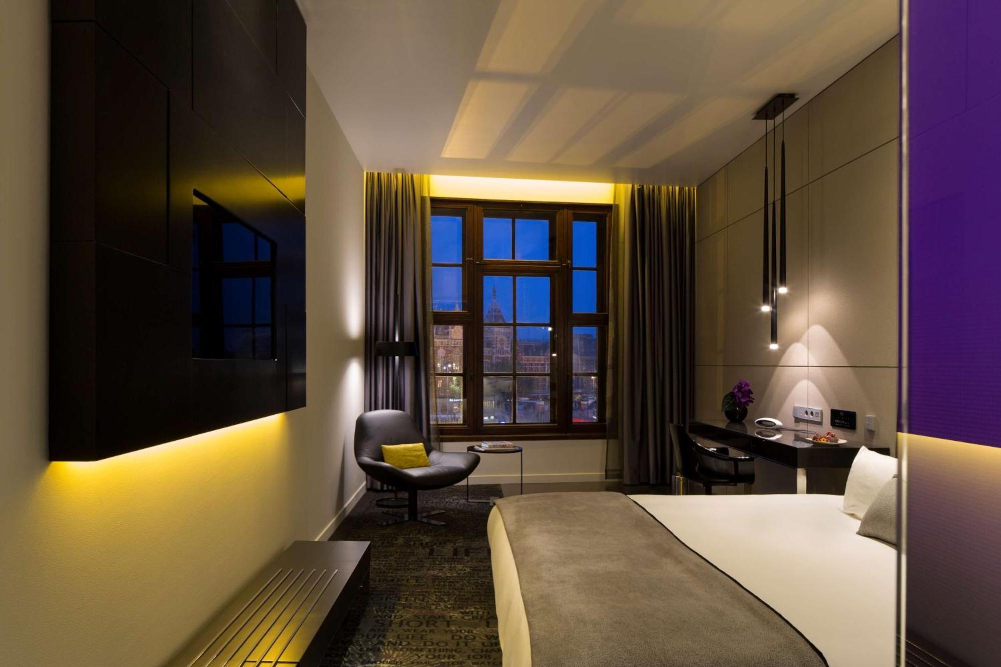 Khách sạn Art'otel Amsterdam, Powered By Radisson