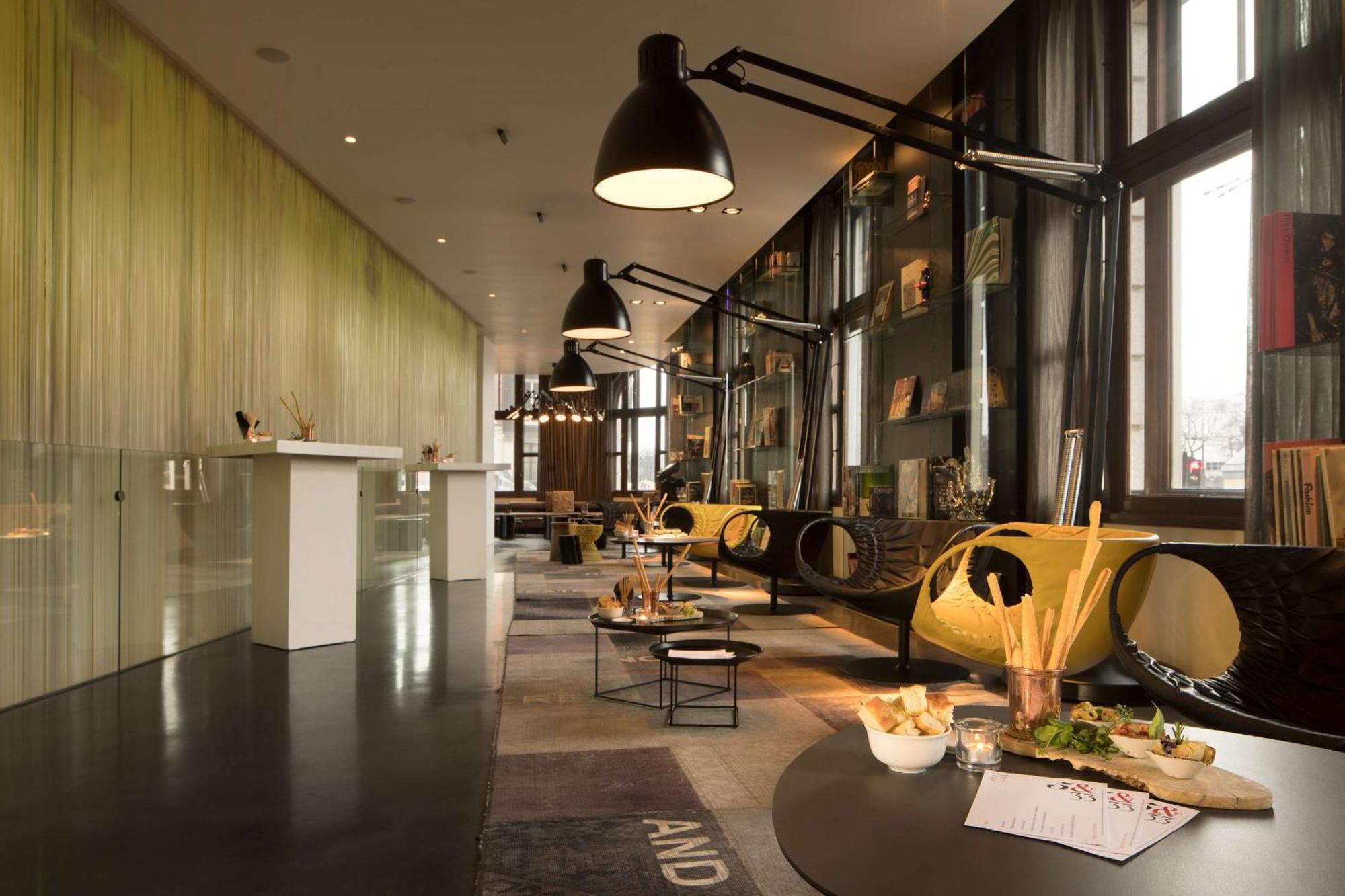 Khách sạn Art'otel Amsterdam, Powered By Radisson