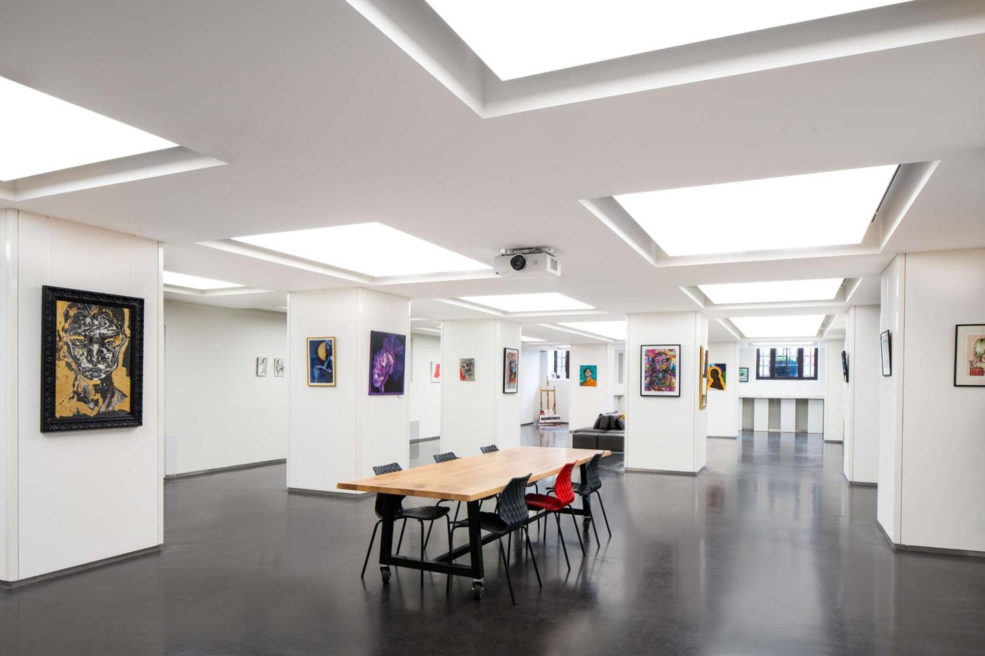 Khách sạn Art'otel Amsterdam, Powered By Radisson 4*