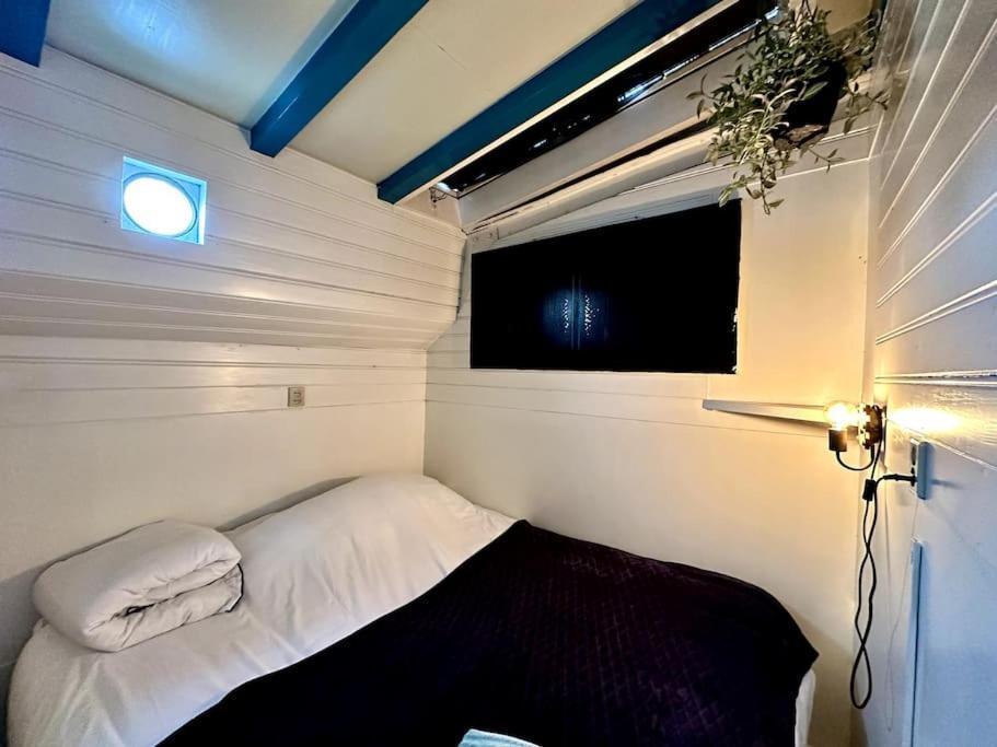 Houseboat In Amesterdão