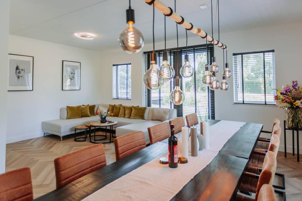Biệt thự Brand New Luxurious 6 Bedroom In
