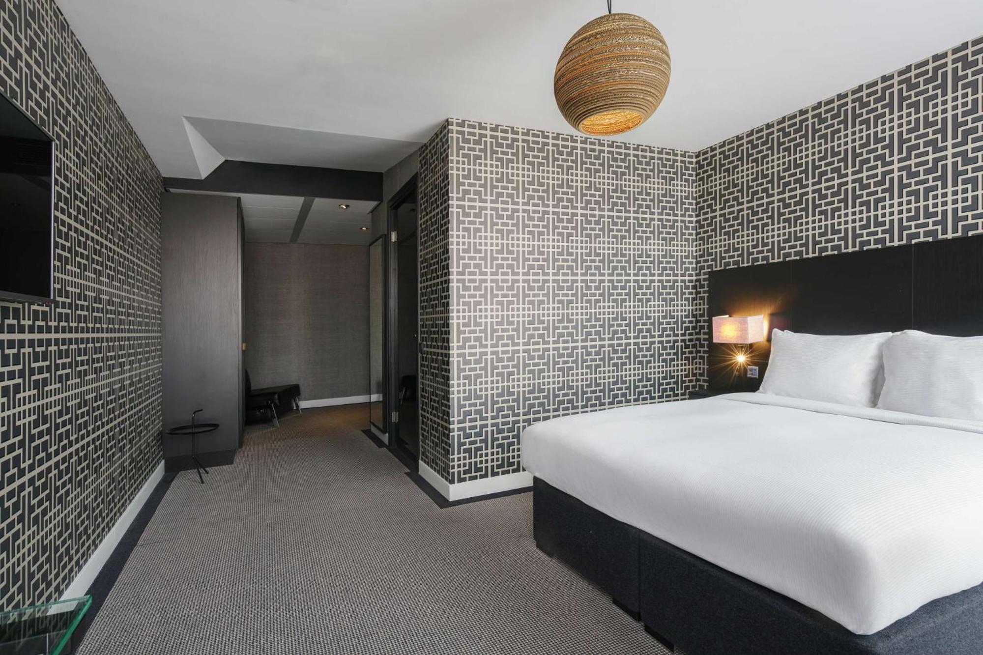 Doubletree By Hilton - Ndsm Wharf 4*