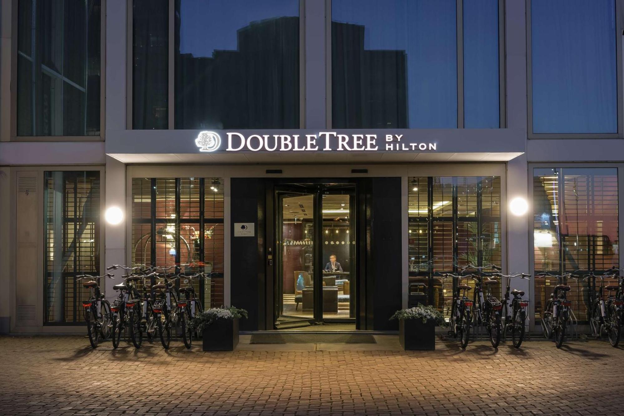 Khách sạn Doubletree By Hilton - Ndsm Wharf 4*