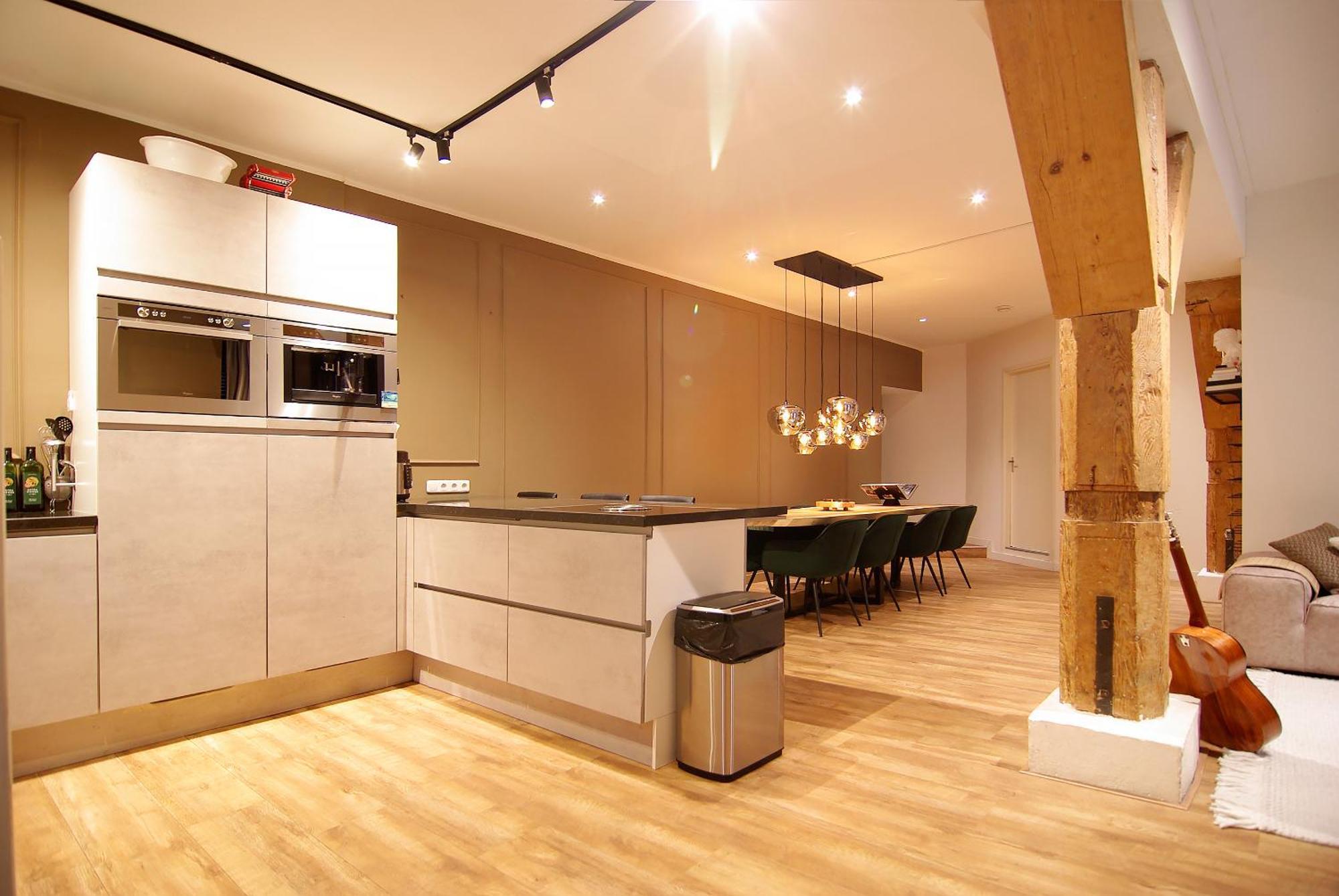 Stunning 2 Bedroom Apt. Heart Of The City! Amesterdão