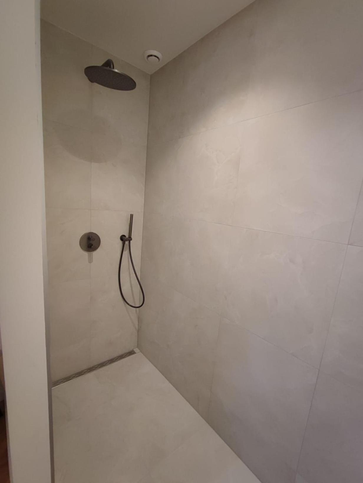 Luxury With Private Bathroom On Great Location. Privatunterkunft *