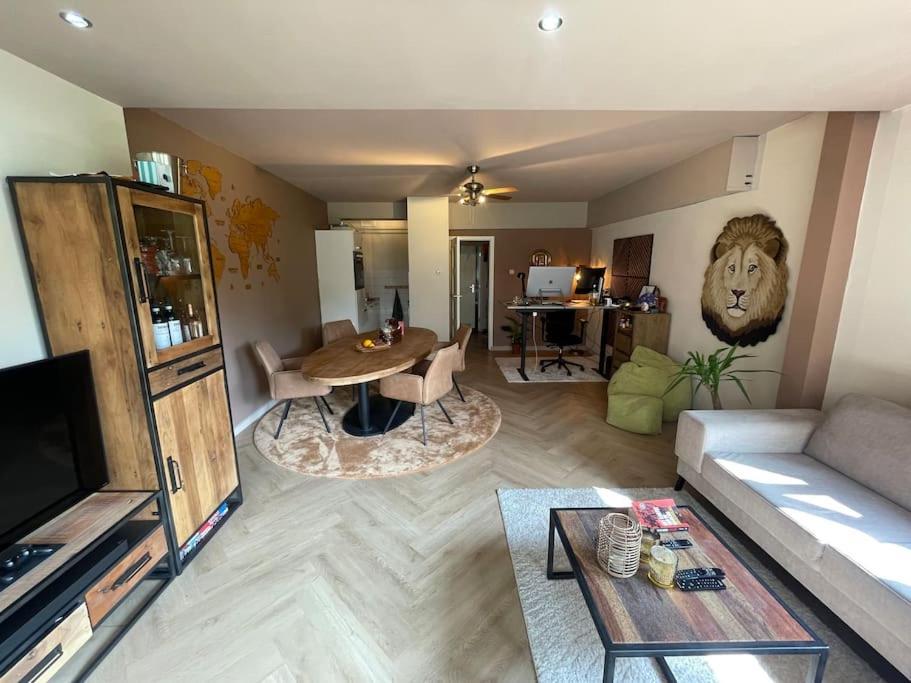 Luxe Bij Zuidas Met Tuin En Buitendouche Appartement