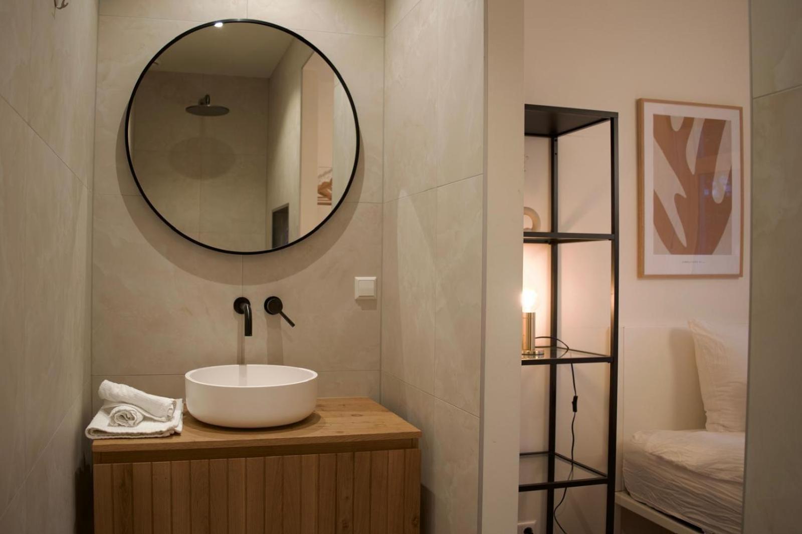Privatunterkunft Luxury With Private Bathroom On Great Location. *