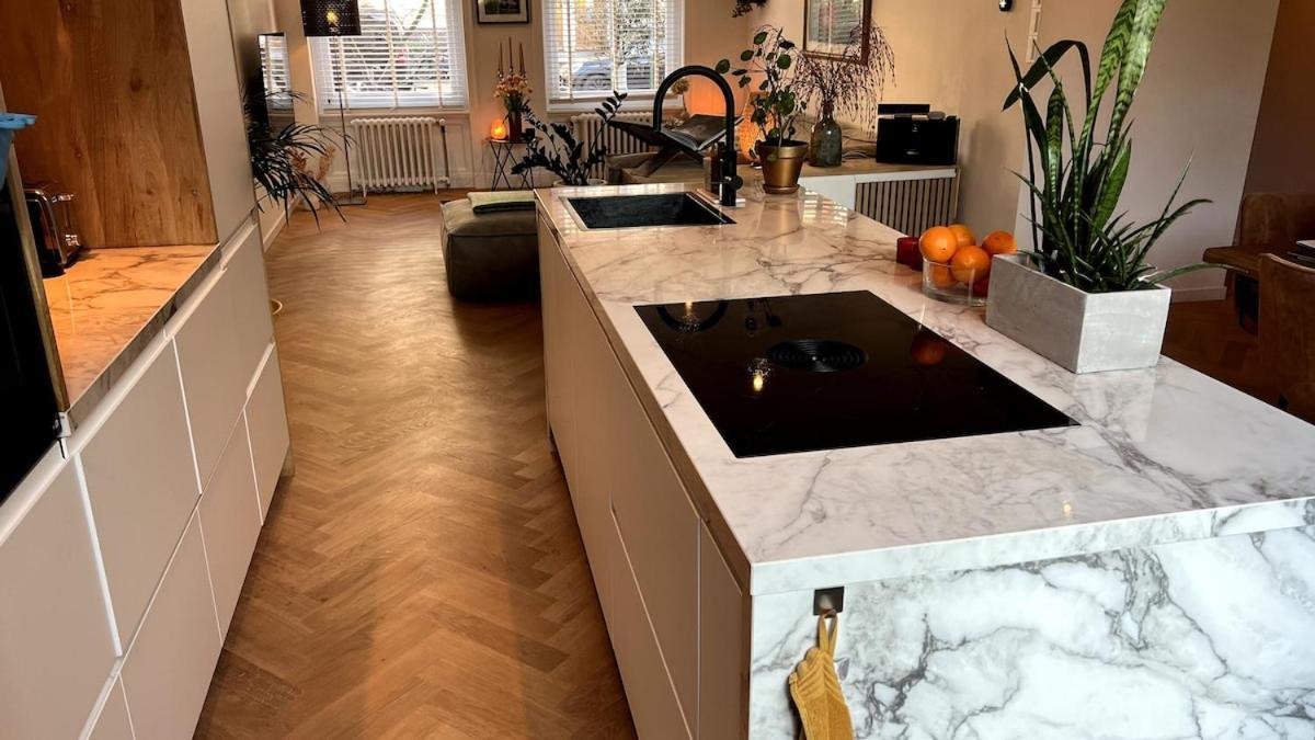 Appartement Spacious Familyhouse With Garden In Zuid Amsterdam