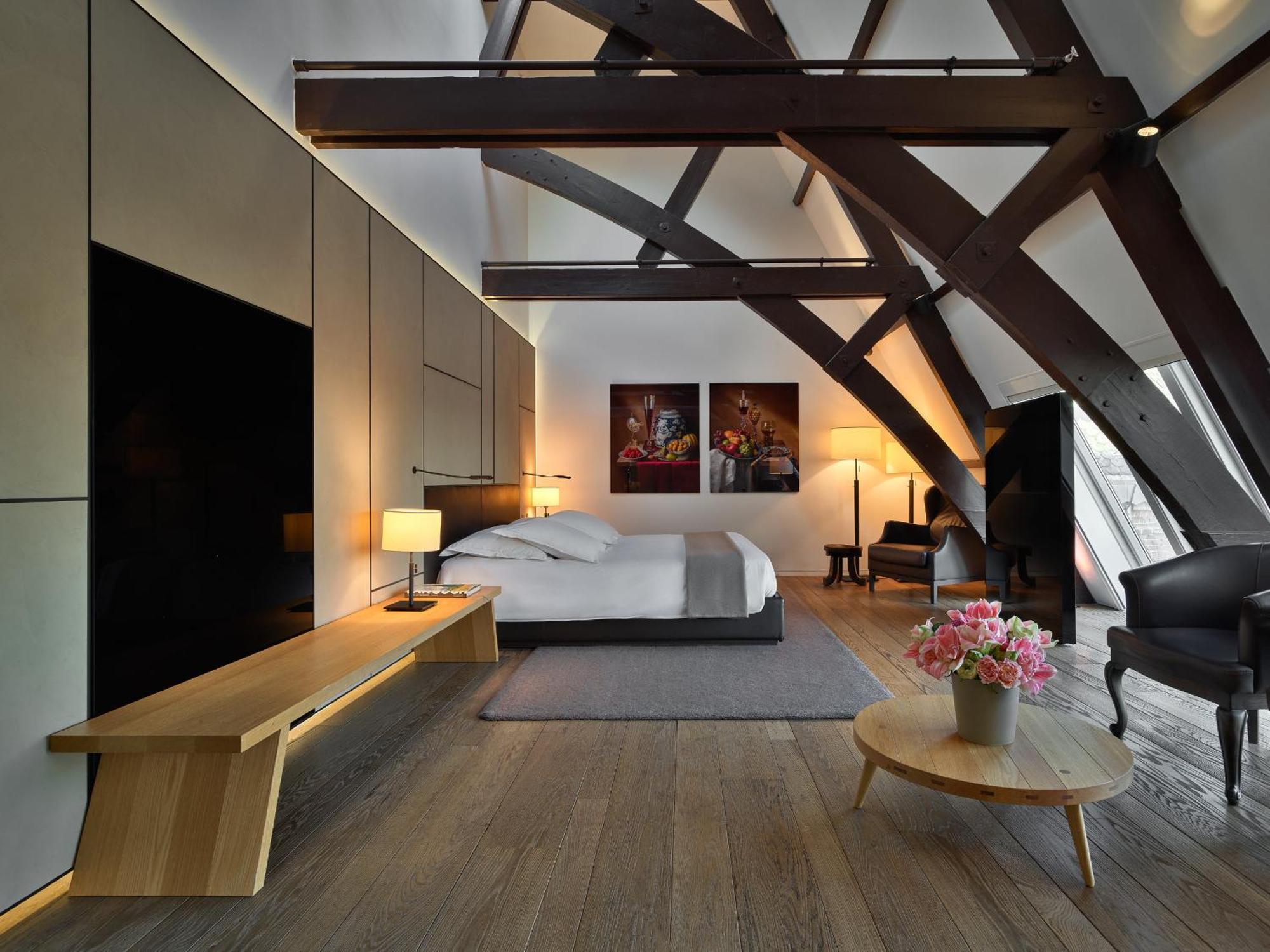 Khách sạn Conservatorium 5*