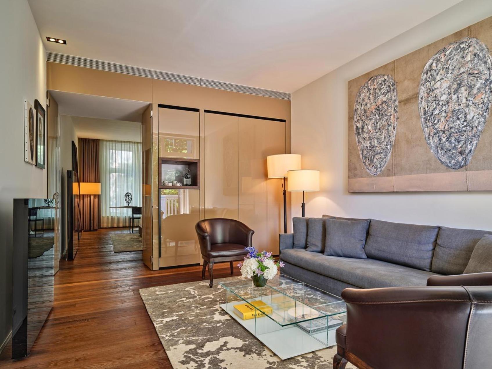 Conservatorium Khách sạn 5*