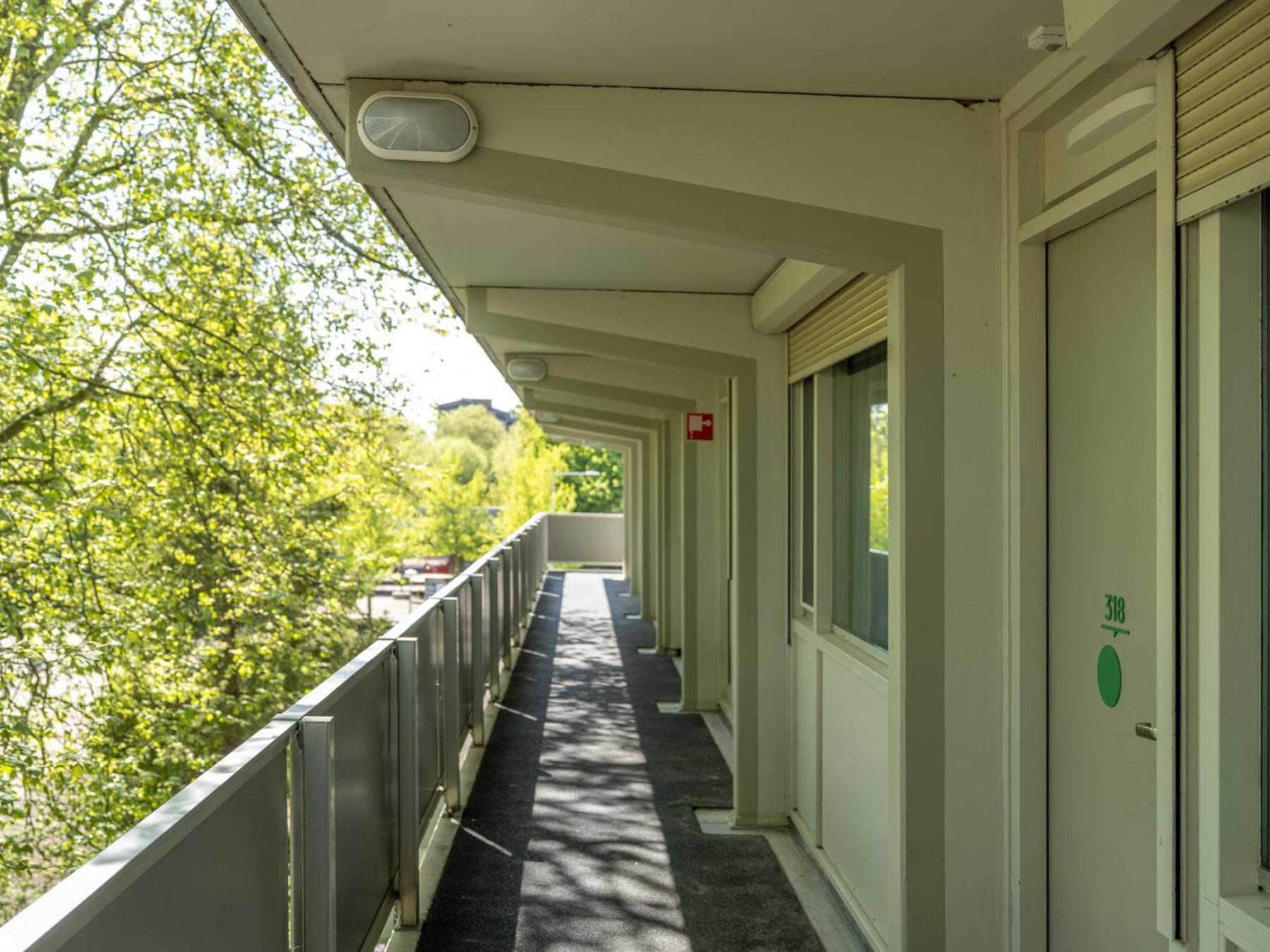Khách sạn Campanile & Restaurant Zuid-oost 3*