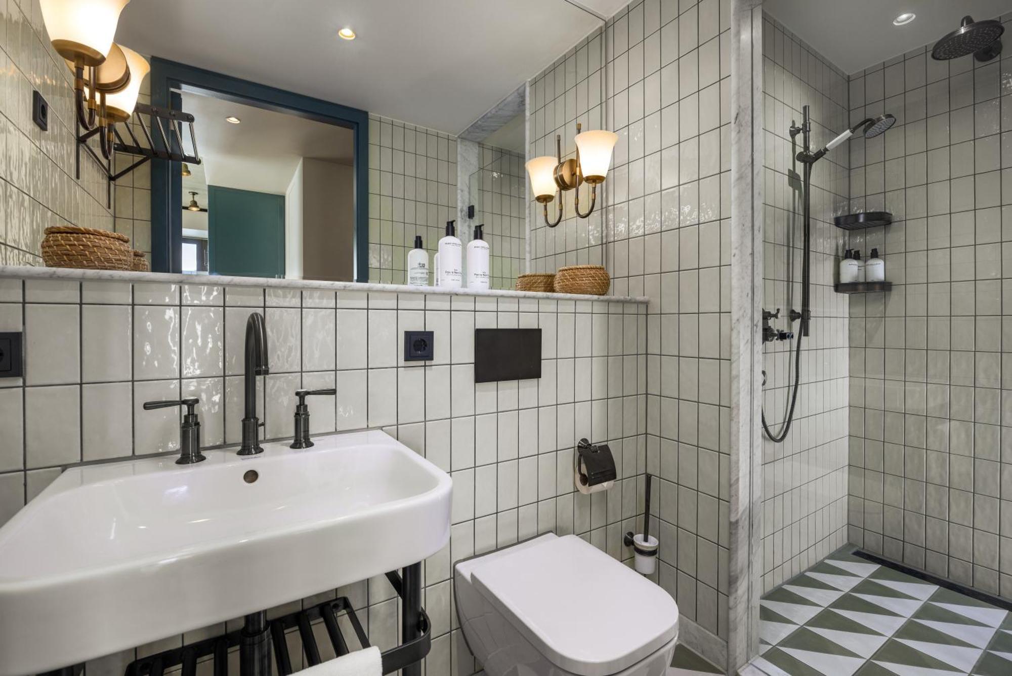 The July - Boat & Co Hotel Amsterdam