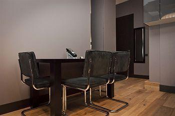 City Park Suites Khách sạn 4*
