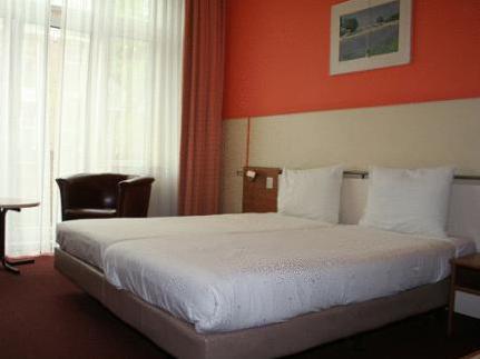 Aadam Wilhelmina Khách sạn 3*