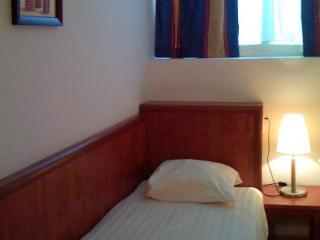 The Townhouse Khách sạn 2*