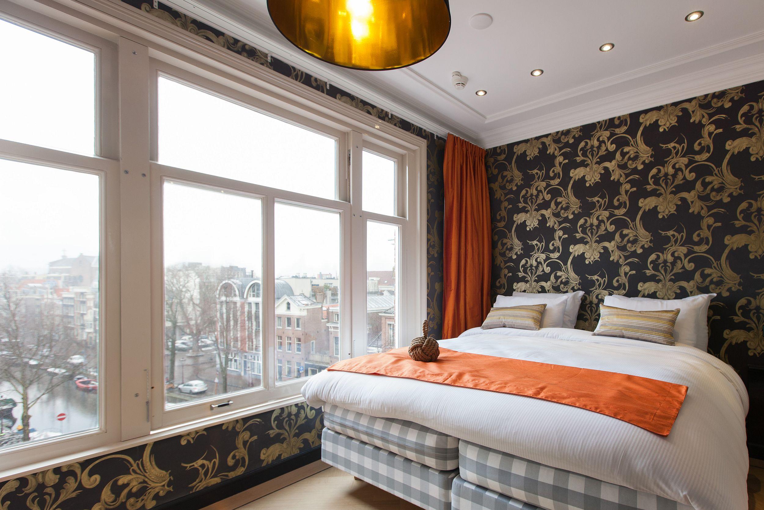 Canal Hotel