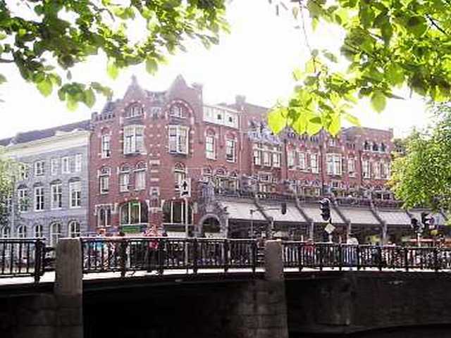 Khách sạn Di-ann Centre