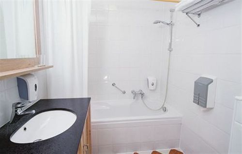 Nes Khách sạn 3*