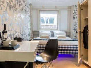 Canal Hotel