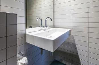 Khách sạn City Park Suites 4*