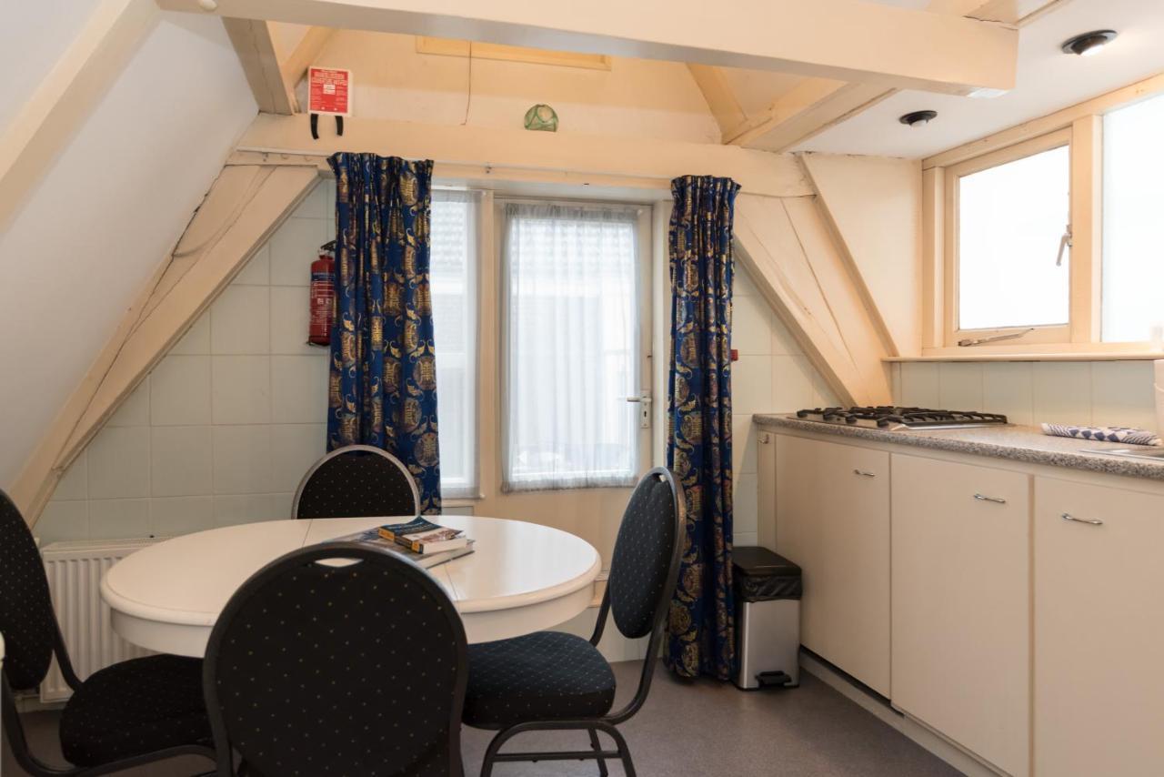 Nhà khách Double Floor Canal Estate